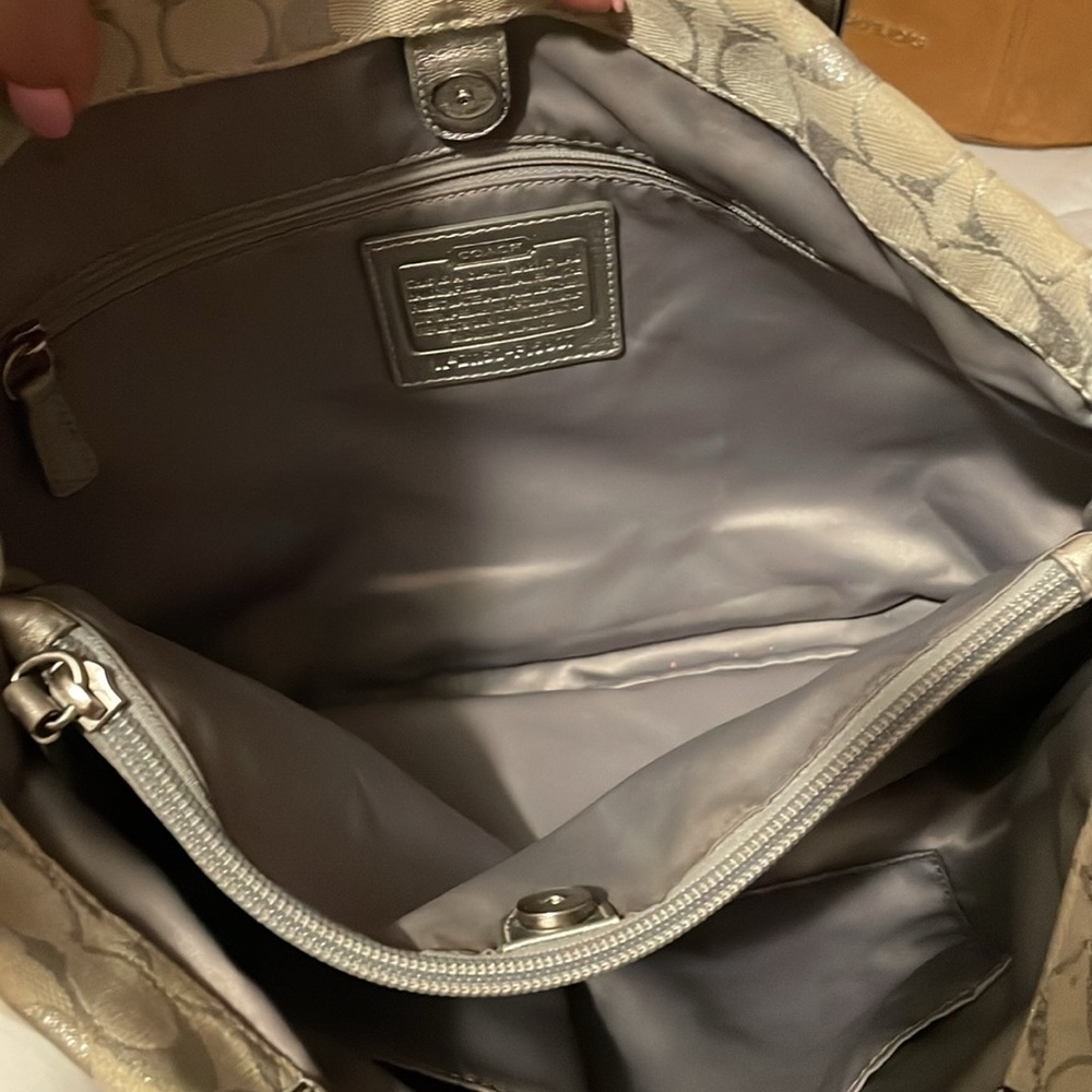 Large Coach Bag. - Picture 5 of 9